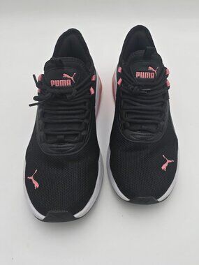 Puma Amplifier in the color Balck with accent color Pink 7.5